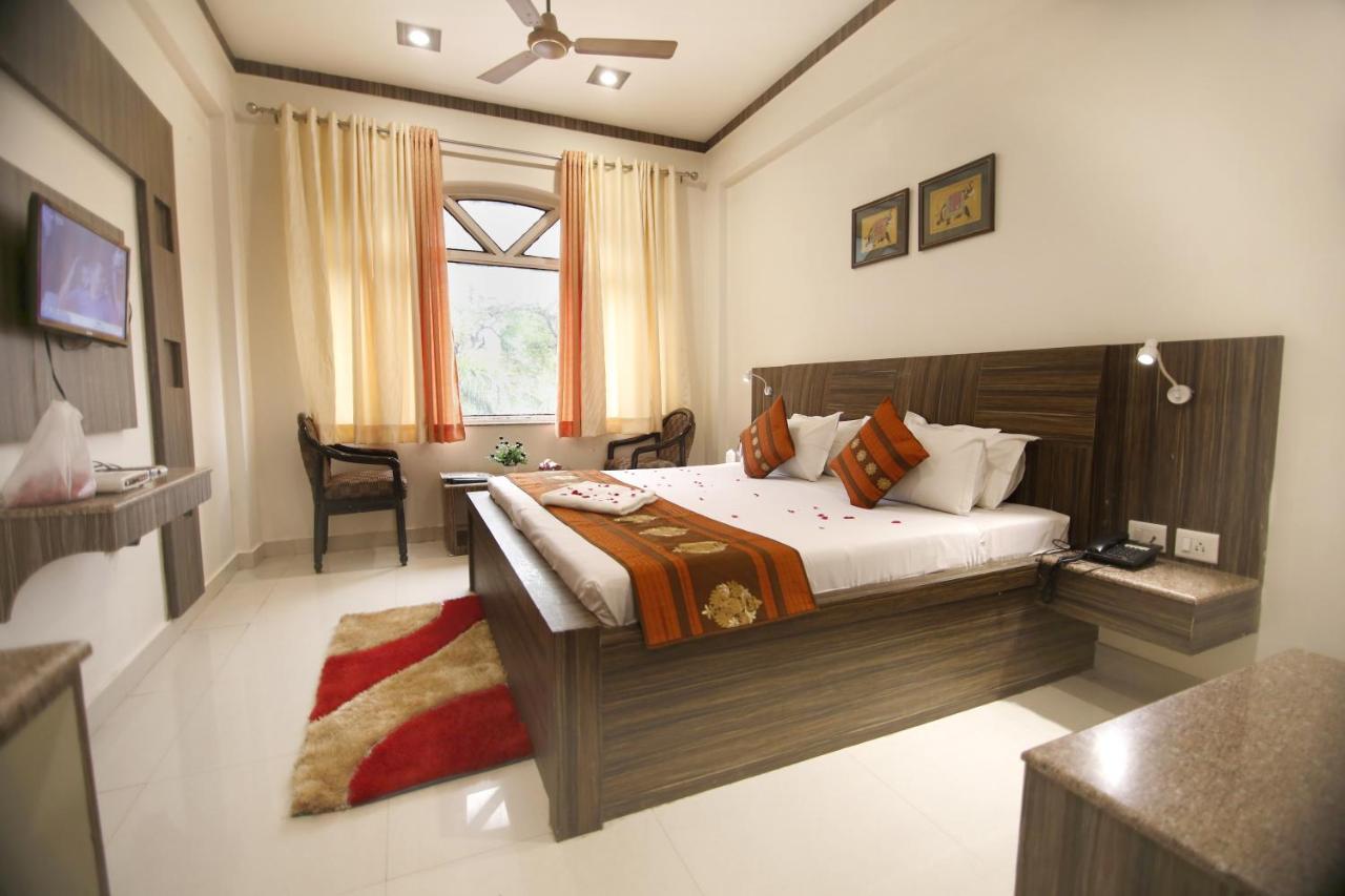 Hotel Sheetal Regency,Near Janambhumi Матхура Экстерьер фото