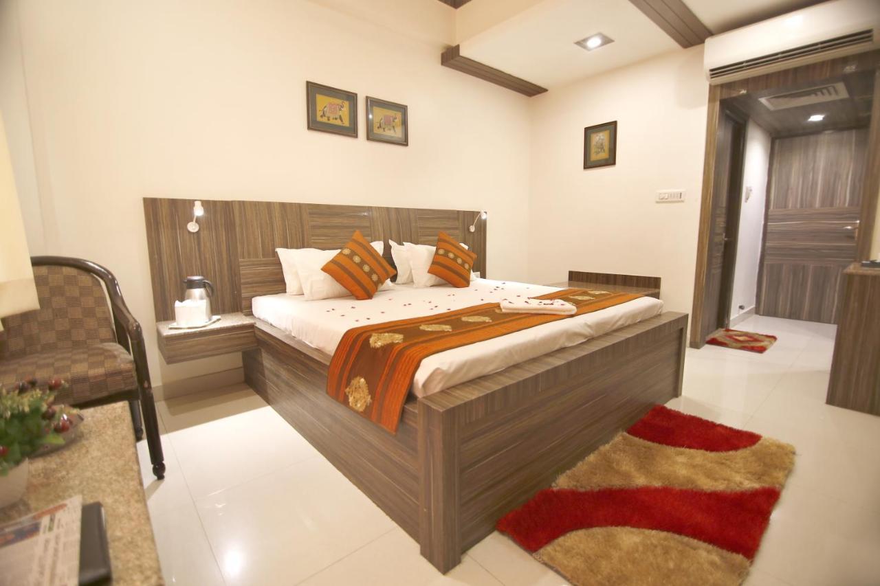 Hotel Sheetal Regency,Near Janambhumi Матхура Экстерьер фото